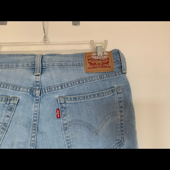 Boyfriend got Levi Capri - Picture 1 of 3